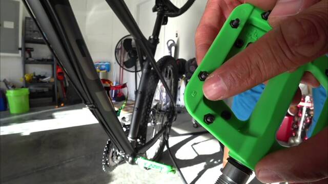 switching bike pedals