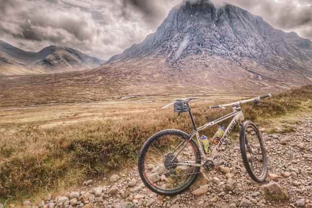 cannondale vs specialized mountain bikes