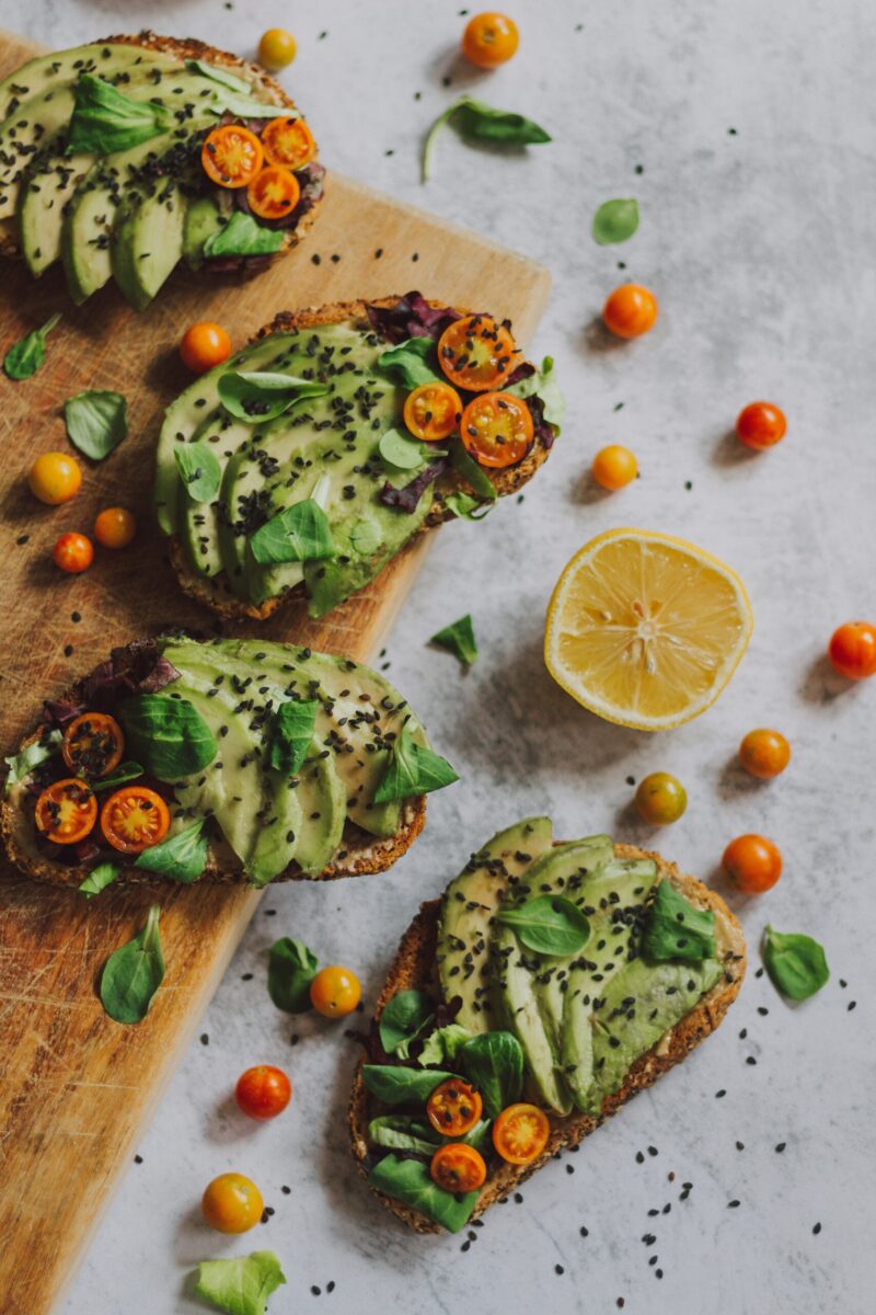 Mom life made easy: 5 morning habits for healthier and happier days with avocado toast with egg healthy food